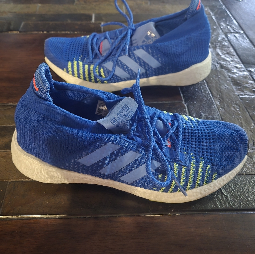Adidas Size 5 (Typically Eqivalant To Womens 6.5) Pulseboost HD Running Shoes.